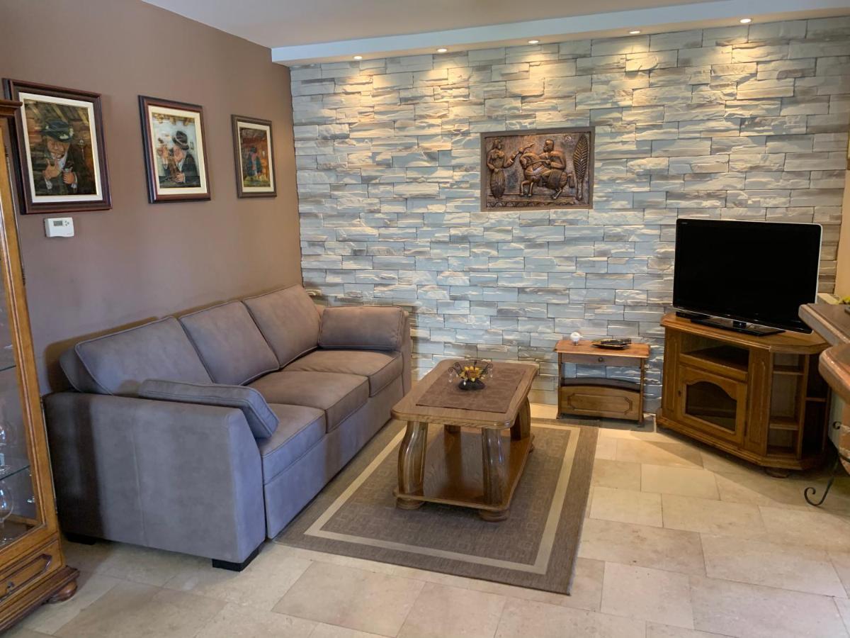 Gallery Premium 99 Near Ammphiteatre With Garage 5 Days And More Gratis Apartment Pula Ngoại thất bức ảnh